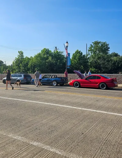 Show car line up on the bridge